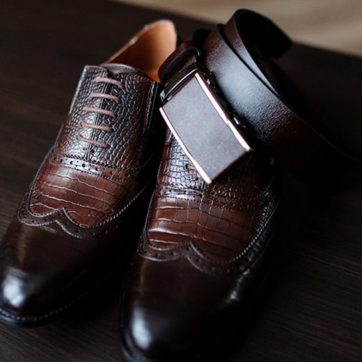 Basic sandals may consist of only a thin Basic sandals may consist of only a thin